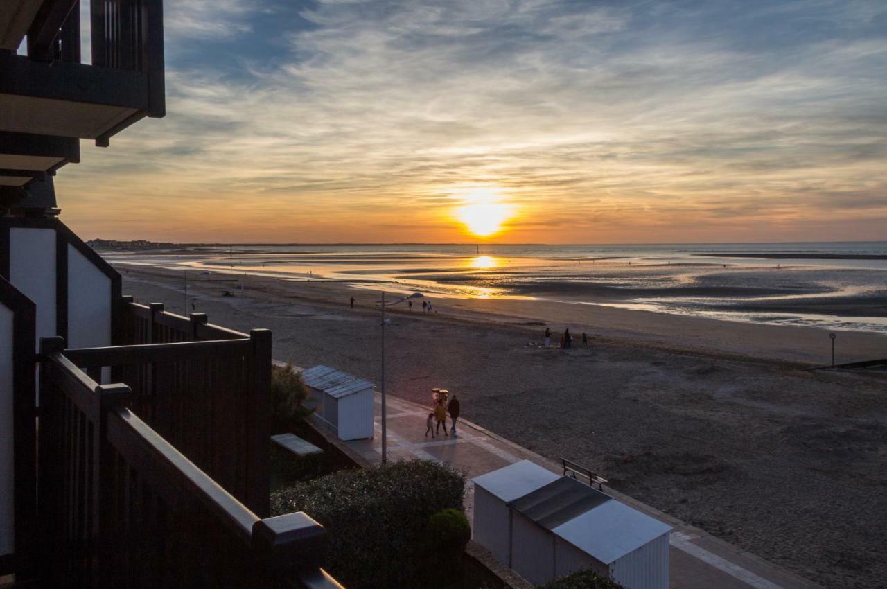 Joli studio avec vue panoramique sur la Mer Houlgate Extérieur photo