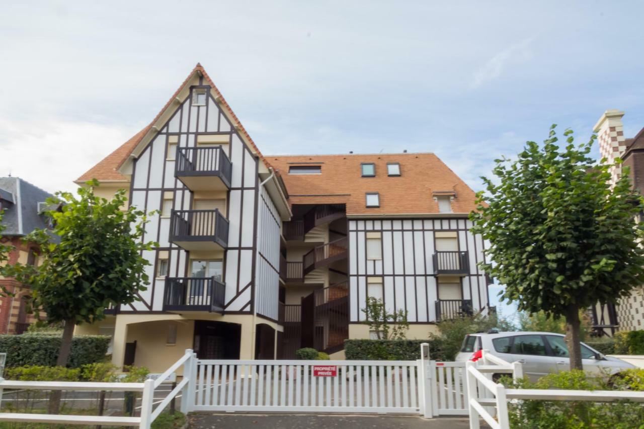 Joli studio avec vue panoramique sur la Mer Houlgate Extérieur photo